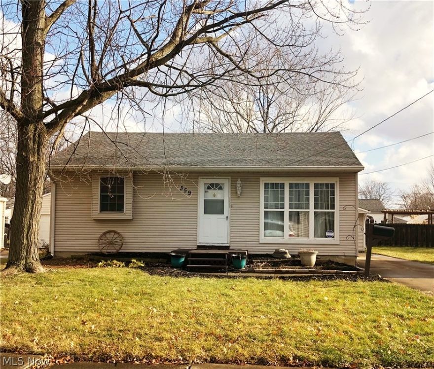 Check out this charming 2 bedroom Ranch in Elyria!  This home offers a spacious eat-in kitchen, a beautiful deck on the back of the house, and an amazing FULL finished basement!  With a detached 1 car garage and beautiful curb appeal, this home will sell FAST!  Don't miss this great opportunity!  Schedule a showing today!