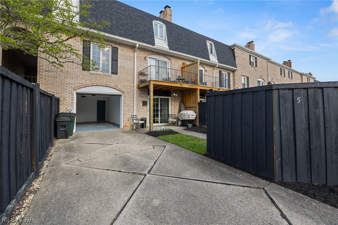 824 S Chillicothe Road 5