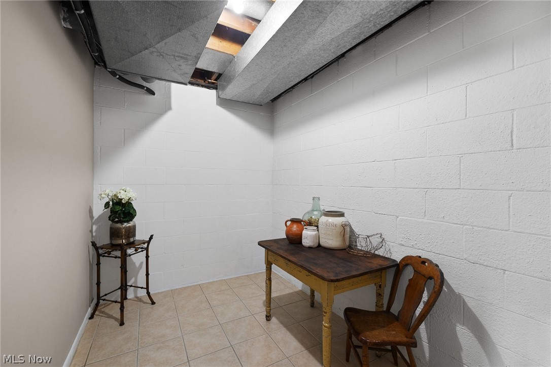 Four Seasons Twnhs - Residential