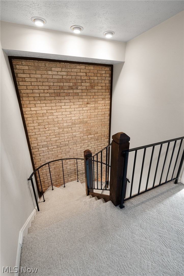 Four Seasons Twnhs - Residential