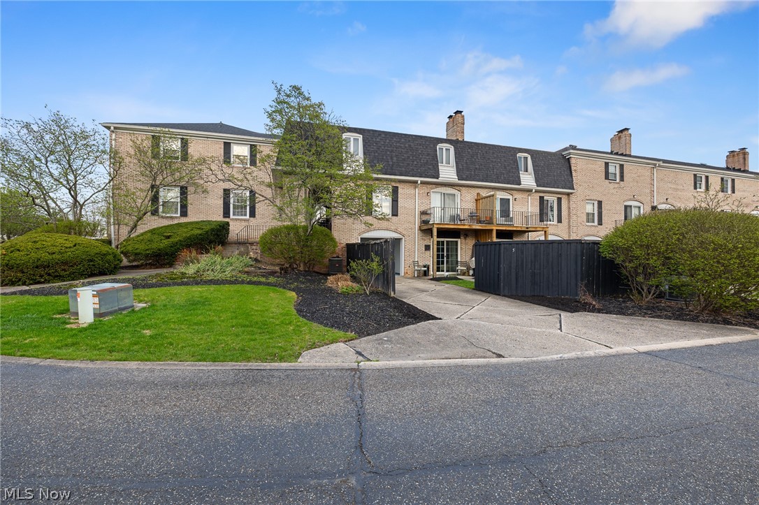 824 S Chillicothe Road 5