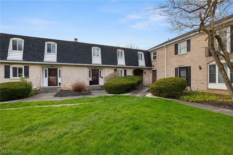 Condo For Sale - 824 S Chillicothe Road #5<br/> Aurora, OH 44202