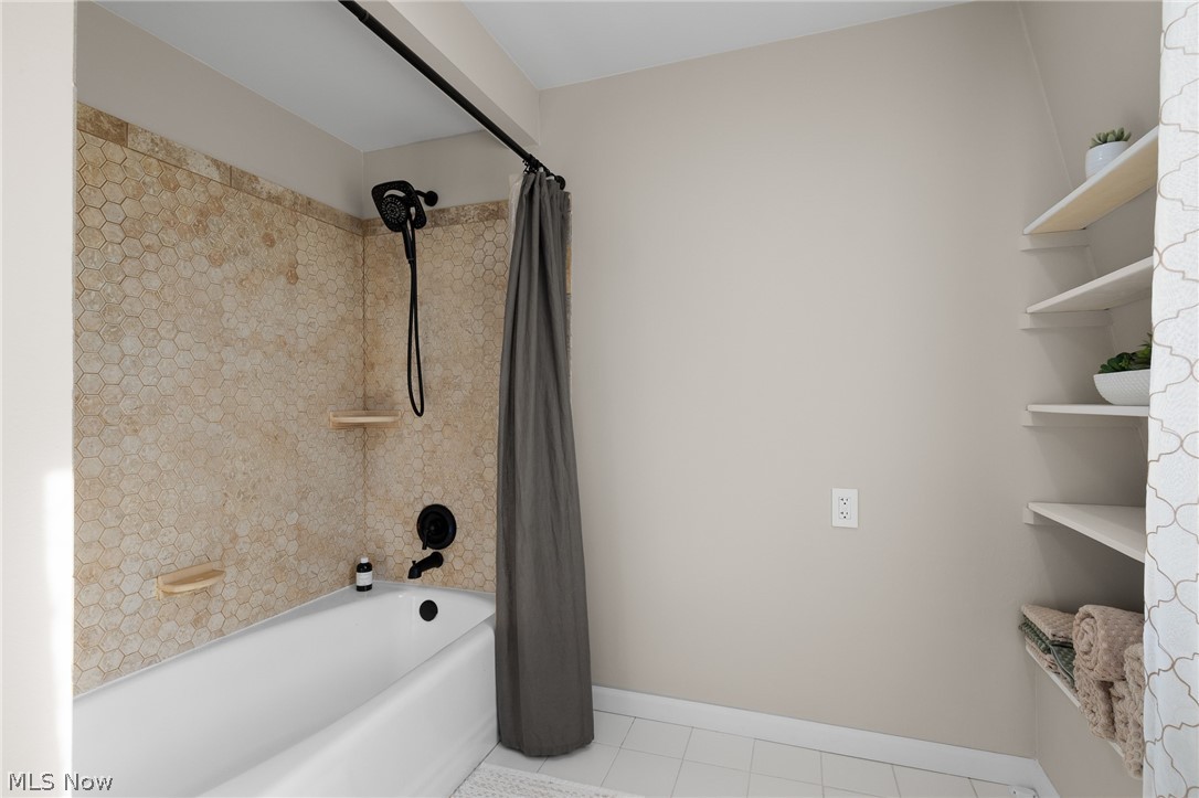 Four Seasons Twnhs - Residential