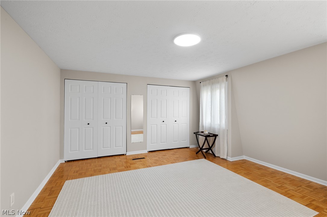 Four Seasons Twnhs - Residential