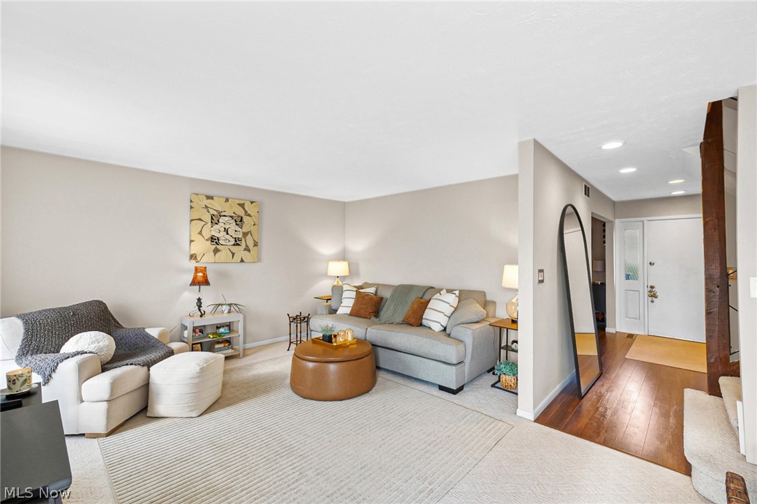 Four Seasons Twnhs - Residential