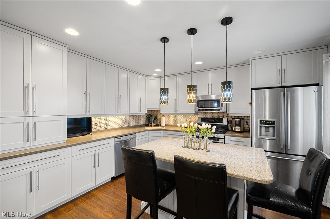 Four Seasons Twnhs - Residential