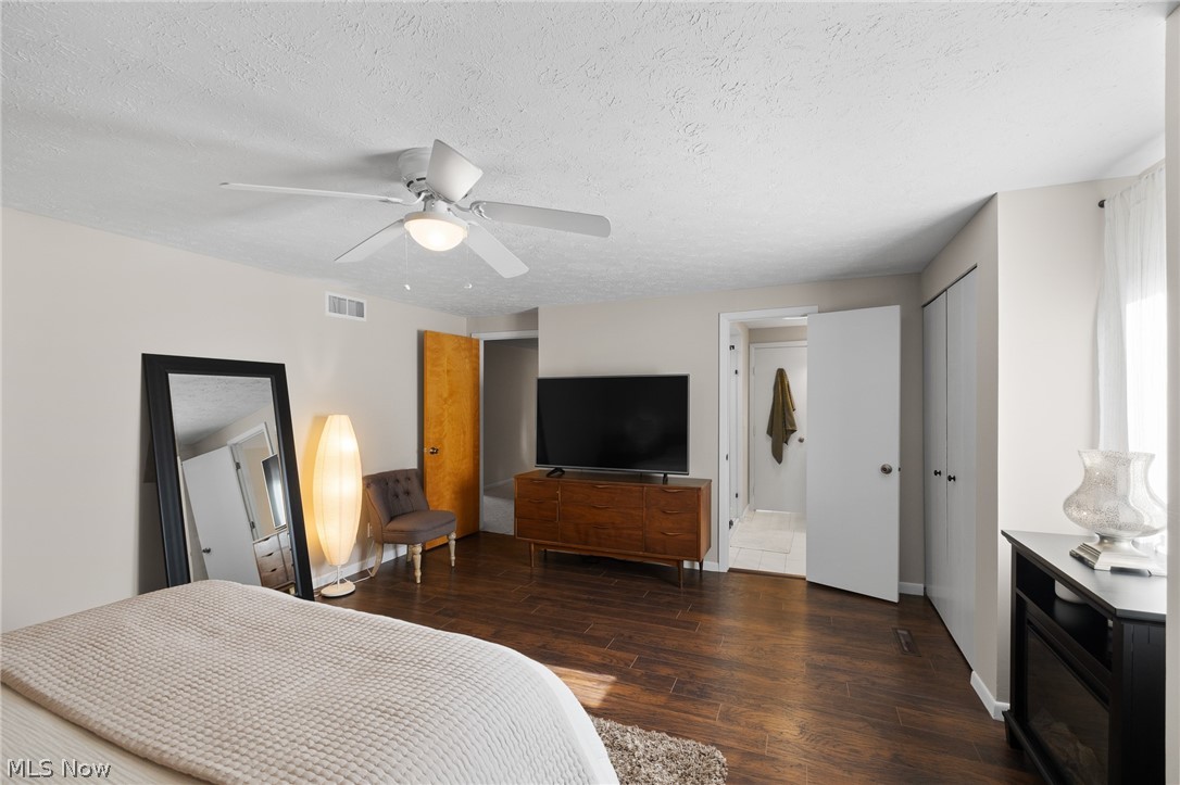 Four Seasons Twnhs - Residential