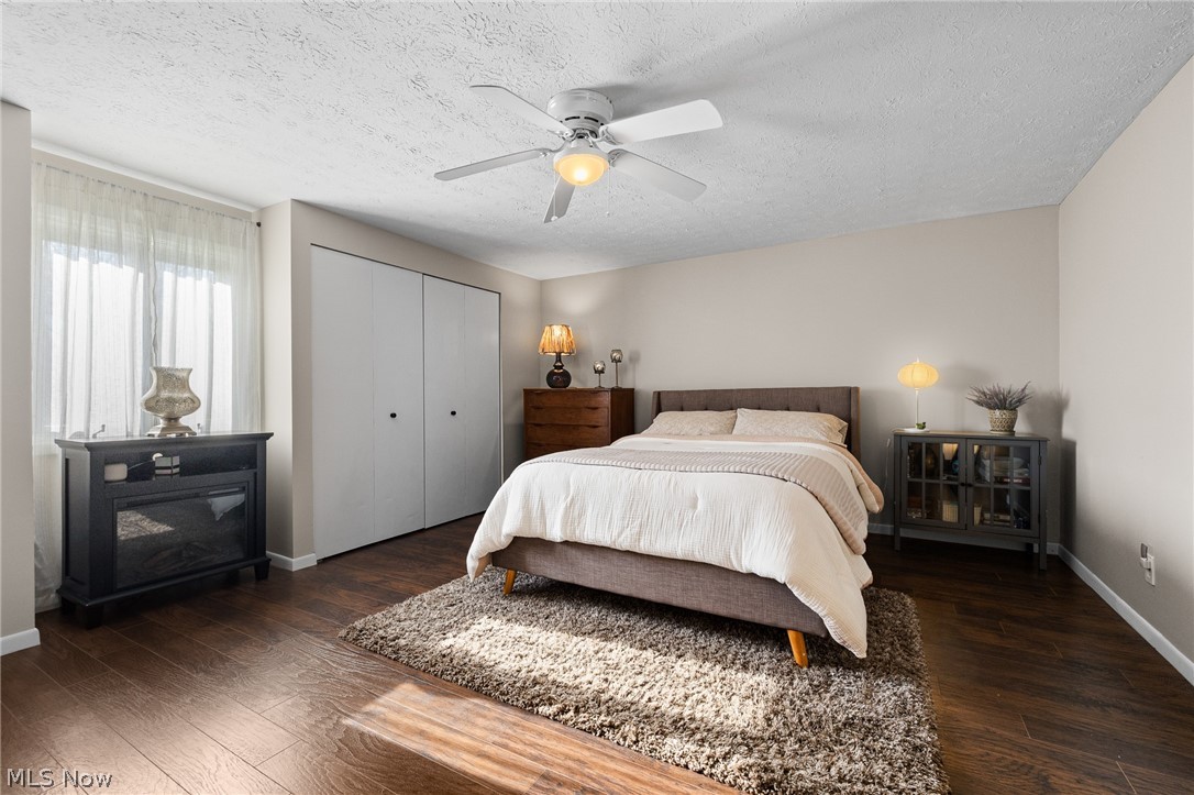 Four Seasons Twnhs - Residential