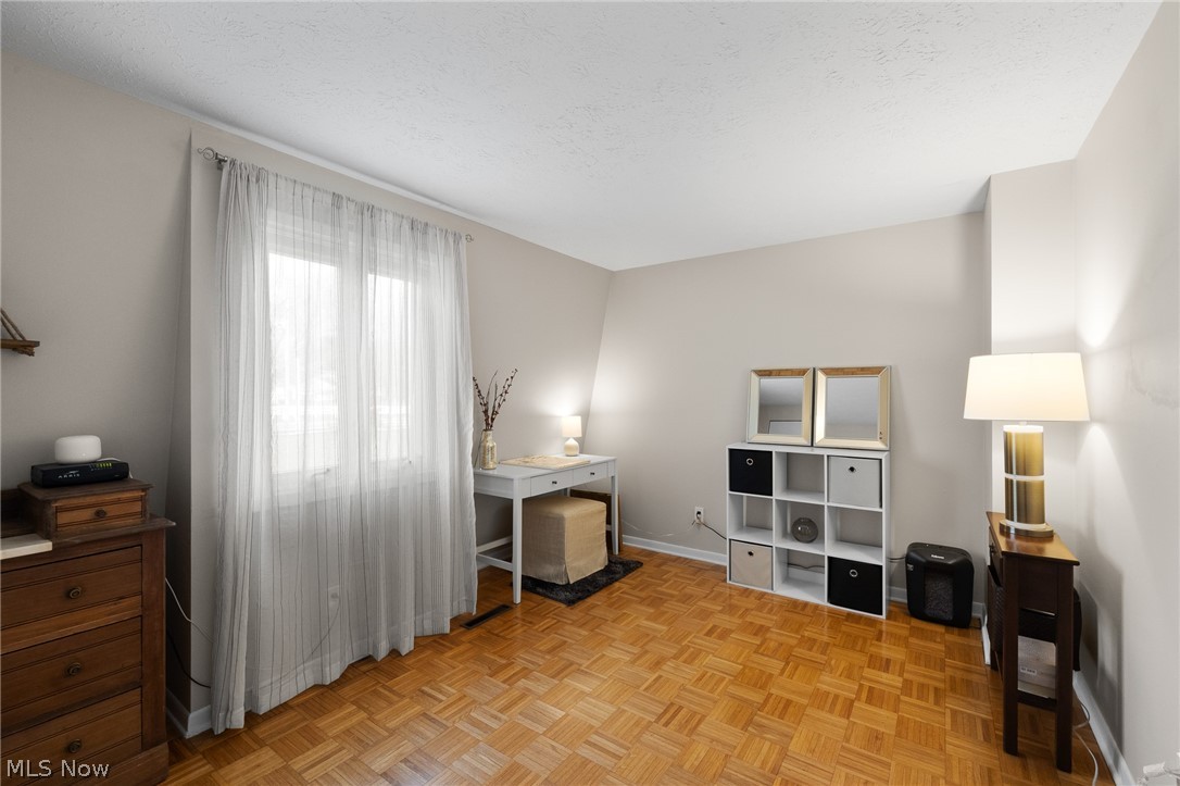 Four Seasons Twnhs - Residential