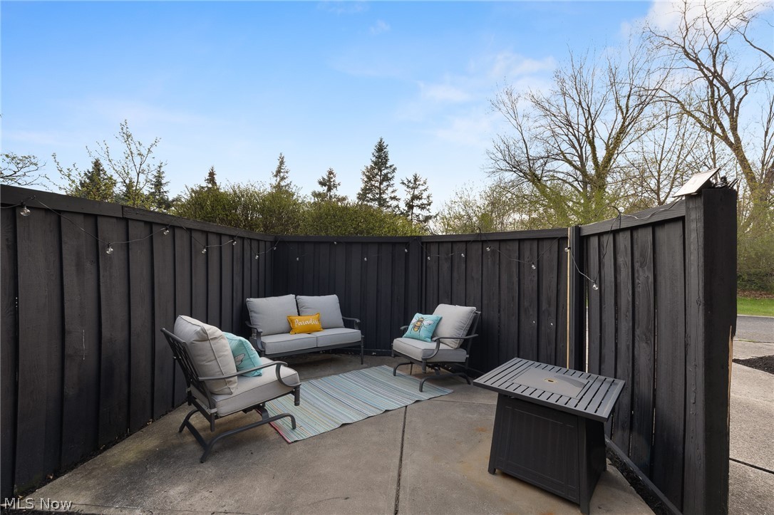 Four Seasons Twnhs - Residential