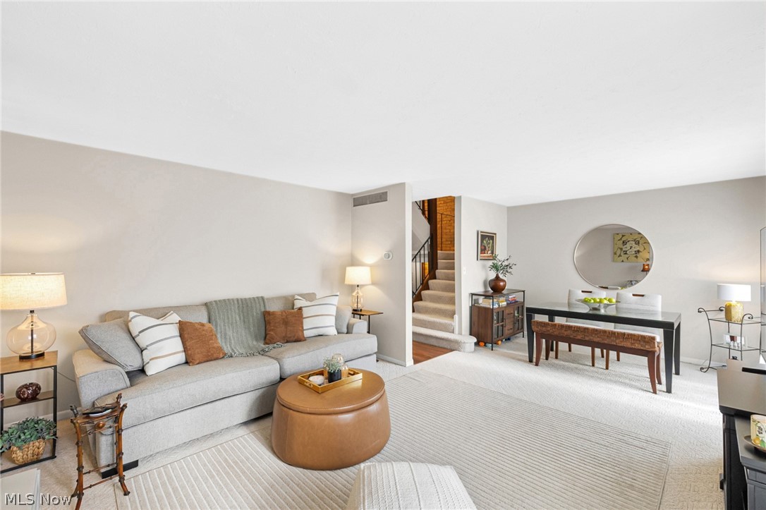 Four Seasons Twnhs - Residential