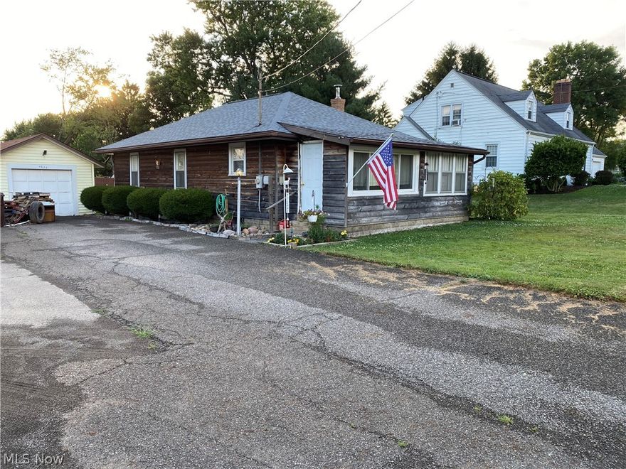 3 bedroom, 1 bath ranch in the heart of Kidron! On a well-maintained lot of .45 acres. Easy access to local grocery store and park, within walking distance. Many new updates and appliances including roof (2019), hot water tank (2020), AC (2019), dishwasher and garbage disposal (2019). Come check out this great opportunity in Dalton school district.  
 
Currently tenant occupied for $700/month.

Sign out front for Lehman’s will be removed prior to closing. Selling agent has 1% share in the property/related to owner.