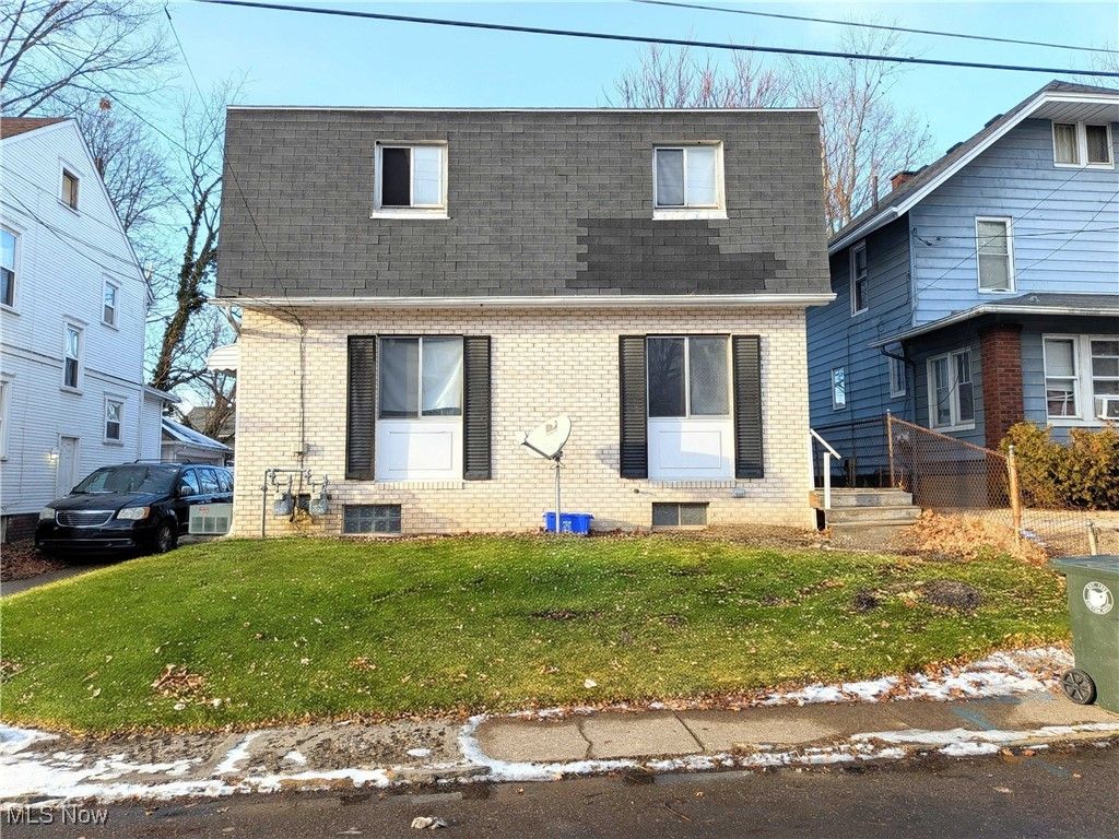 Photo of 1327 15th Street NW, Canton, OH 44703 (MLS # 5183168)