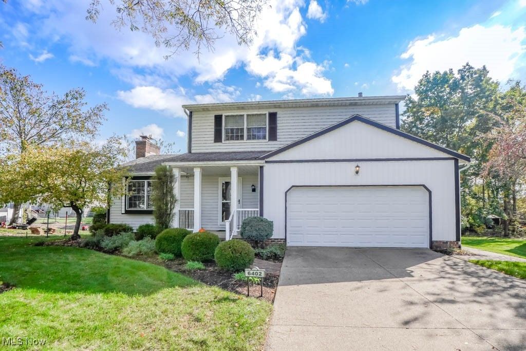 Photo of 6402 Blossomwood Circle NE, Canton, OH 44721 (MLS # 5164460)