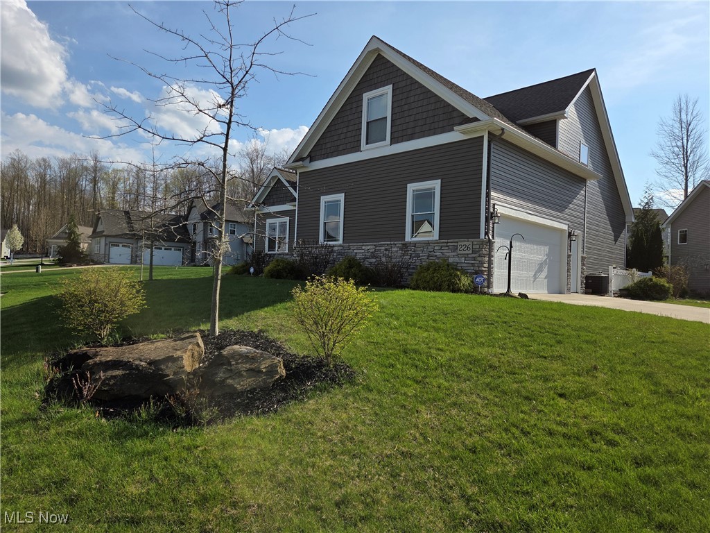 226 Hidden Glen Trail, Chardon, Ohio image 4
