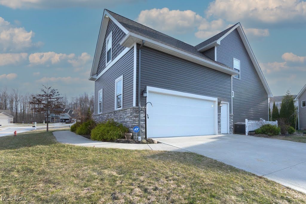 226 Hidden Glen Trail, Chardon, Ohio image 12
