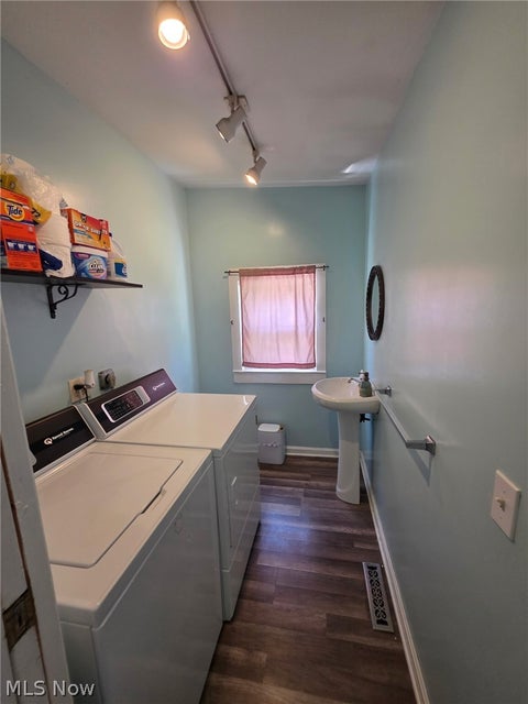Tiny photo for 678 W Martin Street, East Palestine, OH 44413 (MLS # 5217140)