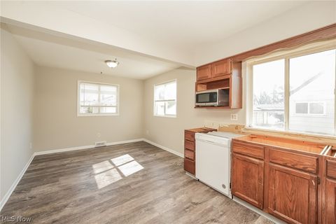 Tiny photo for 6045 Dunham Road, Maple Heights, OH 44137 (MLS # 5192695)