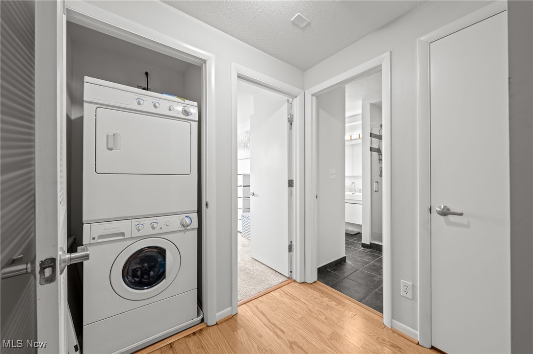 Cleveland, Ohio 44113, United States, 2 Bedrooms Bedrooms, ,2 BathroomsBathrooms,Residential,Active,254790