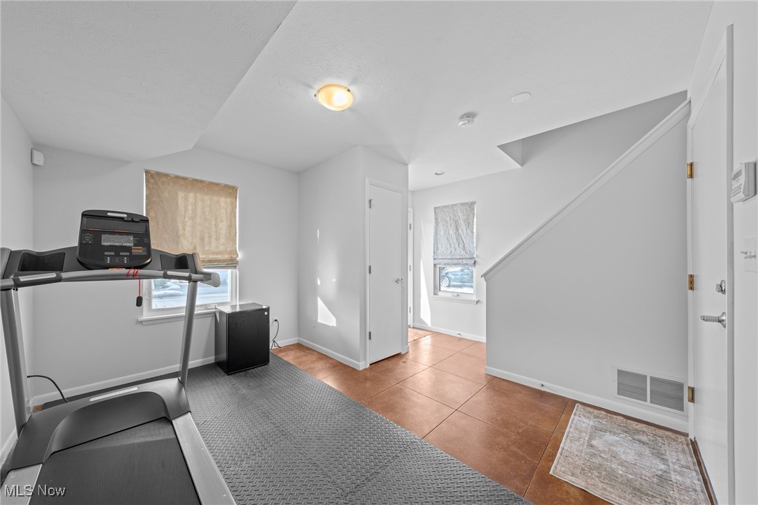 Cleveland, Ohio 44113, United States, 2 Bedrooms Bedrooms, ,2 BathroomsBathrooms,Residential,Active,254790