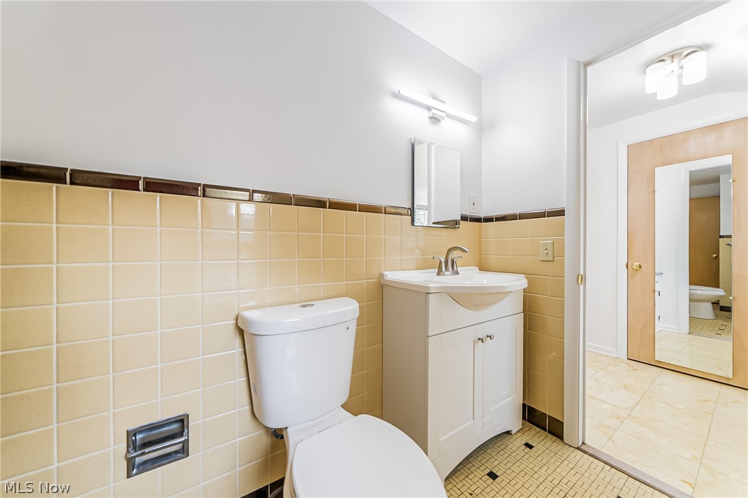 Rapid Transit Land Sales Compa - Residential Lease