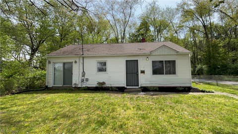 Homes For Sale - 1179 Yukon Avenue<br/> Akron, OH 44320