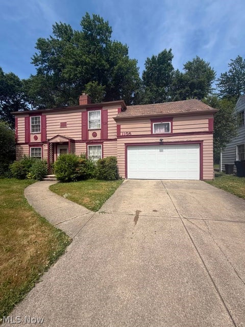 Homes For Sale - 1105 Hereford Road<br/> Cleveland Heights, OH 44112