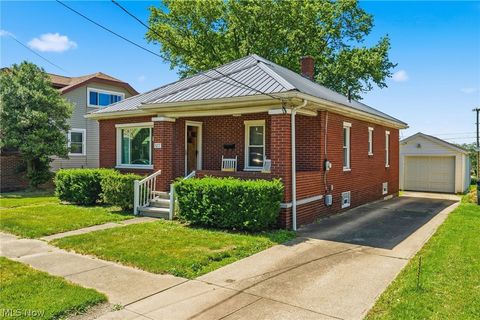 Photo of 577 5th Street, Carrollton, OH 44615 (MLS # 5221456)
