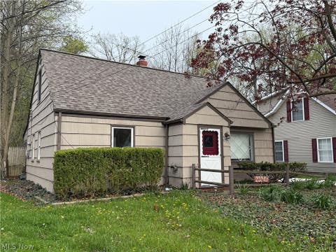 Homes For Sale - 23340 Williams Avenue<br/> Euclid, OH 44123