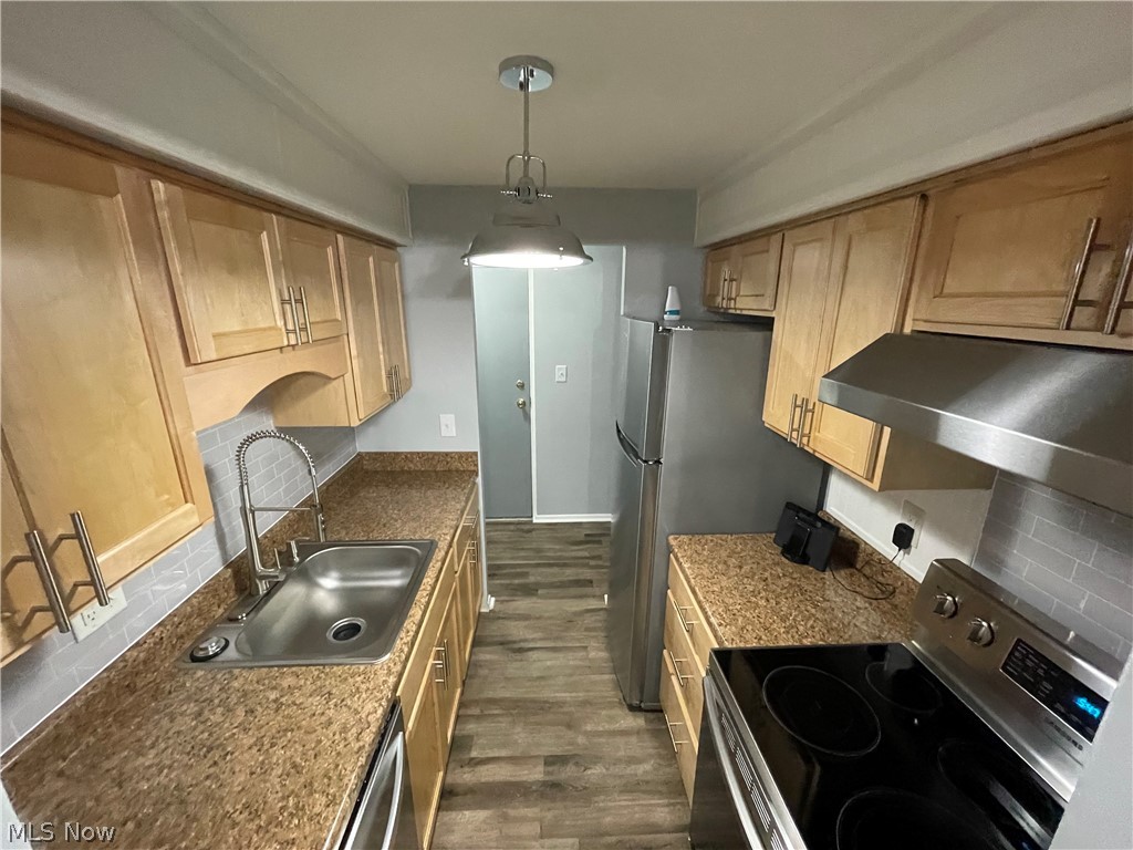 Esquire House - Residential