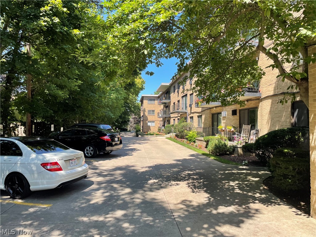 Esquire House - Residential