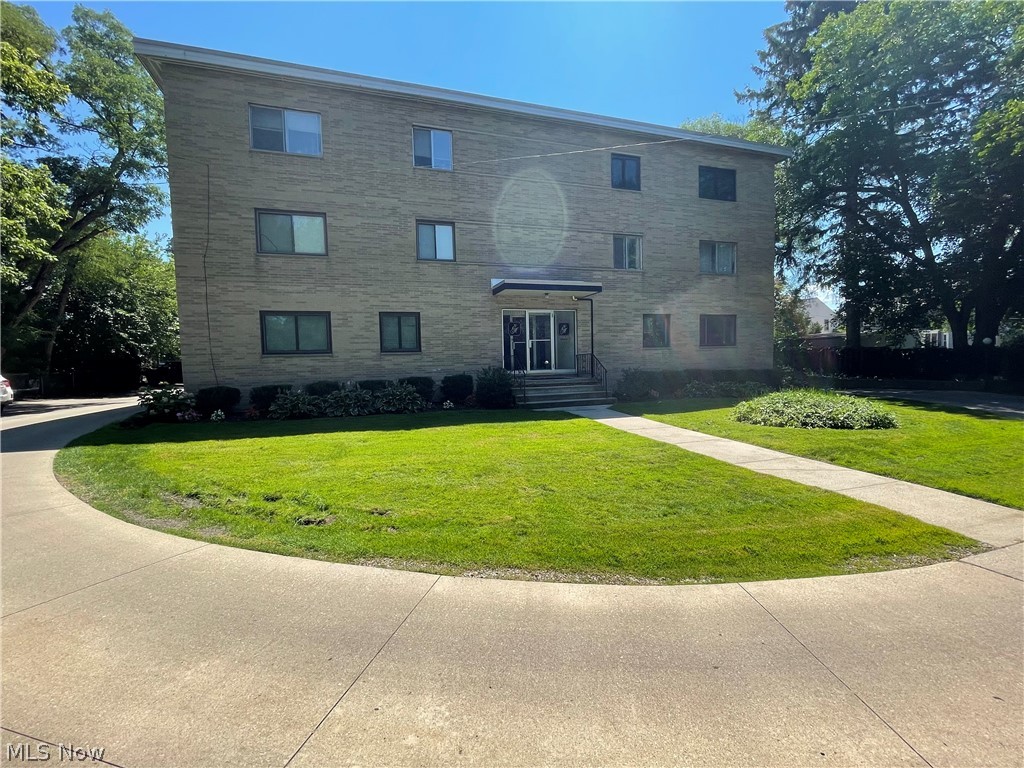 Esquire House - Residential