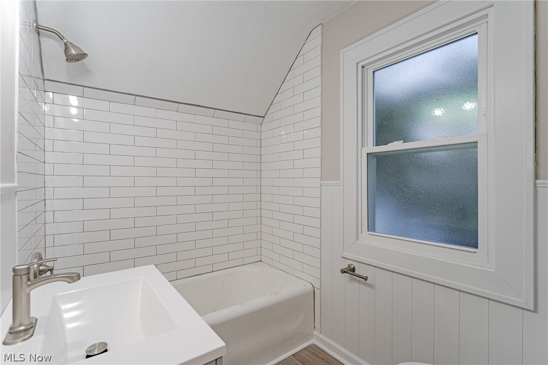 Ravinson Realty Cos Noble Park - Residential