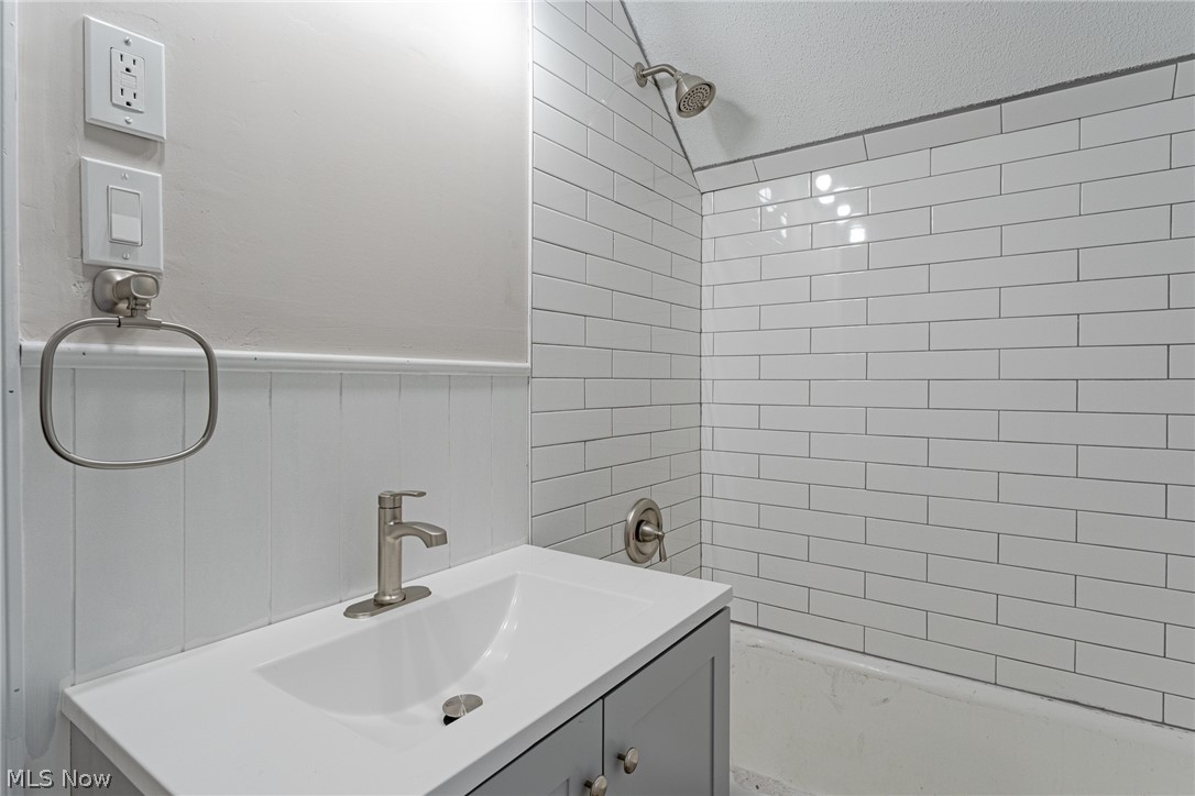 Ravinson Realty Cos Noble Park - Residential