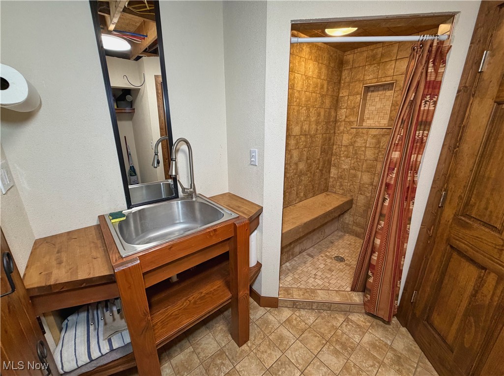 Skyview Manor - Residential