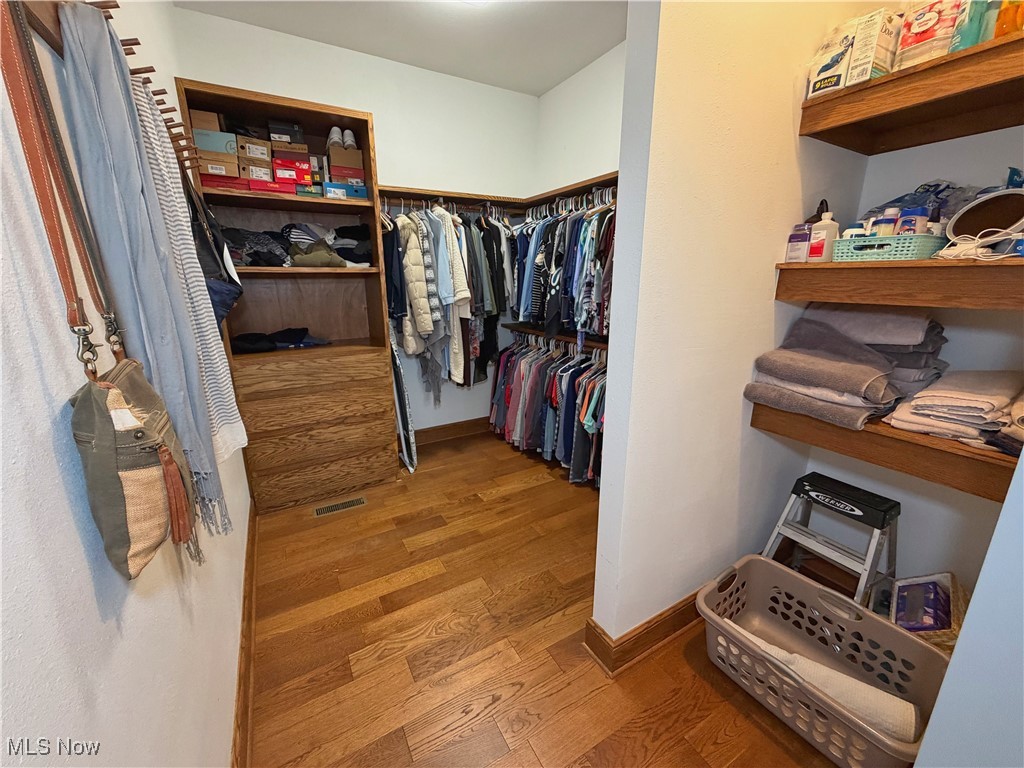 Skyview Manor - Residential