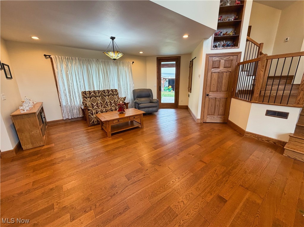 Skyview Manor - Residential