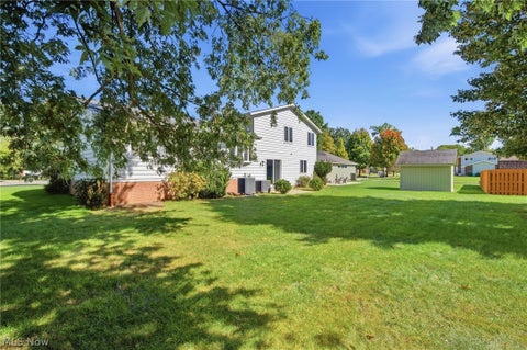 Tiny photo for 15559 Cottonwood Oval, Middleburg Heights, OH 44130 (MLS # 5254353)