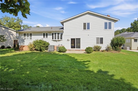Tiny photo for 15559 Cottonwood Oval, Middleburg Heights, OH 44130 (MLS # 5254353)