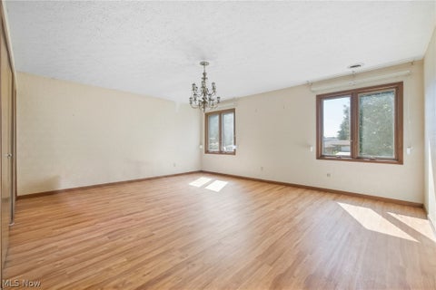 Tiny photo for 15559 Cottonwood Oval, Middleburg Heights, OH 44130 (MLS # 5254353)