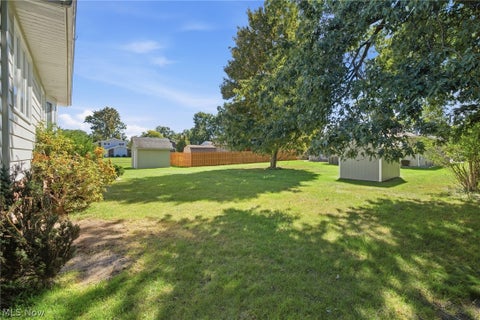 Tiny photo for 15559 Cottonwood Oval, Middleburg Heights, OH 44130 (MLS # 5254353)