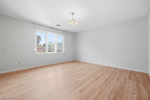 Tiny photo for 15559 Cottonwood Oval, Middleburg Heights, OH 44130 (MLS # 5254353)