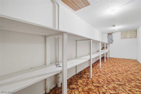 Tiny photo for 15559 Cottonwood Oval, Middleburg Heights, OH 44130 (MLS # 5254353)
