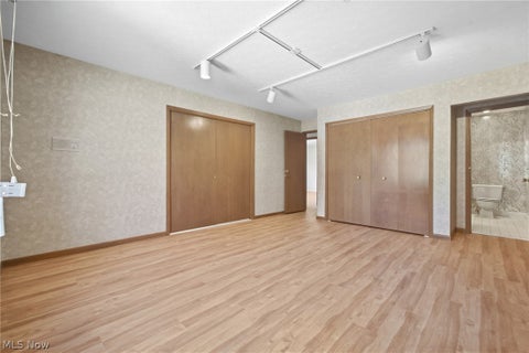 Tiny photo for 15559 Cottonwood Oval, Middleburg Heights, OH 44130 (MLS # 5254353)
