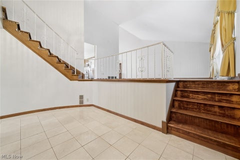 Tiny photo for 15559 Cottonwood Oval, Middleburg Heights, OH 44130 (MLS # 5254353)