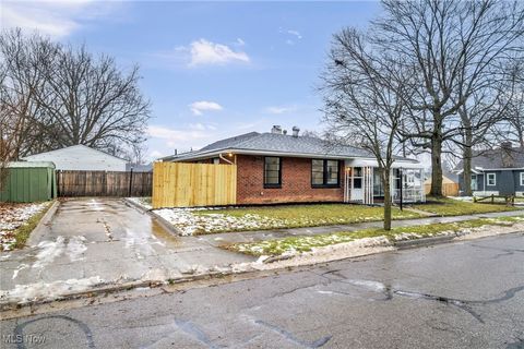 Tiny photo for 985 Clement Street, Akron, OH 44306 (MLS # 5180144)