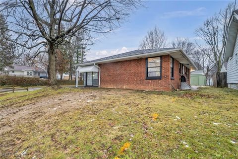Tiny photo for 985 Clement Street, Akron, OH 44306 (MLS # 5180144)
