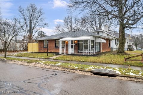 Tiny photo for 985 Clement Street, Akron, OH 44306 (MLS # 5180144)