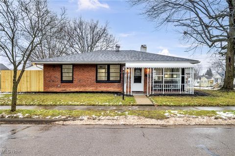 Tiny photo for 985 Clement Street, Akron, OH 44306 (MLS # 5180144)