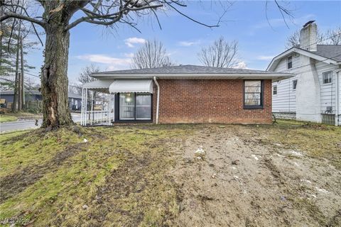 Tiny photo for 985 Clement Street, Akron, OH 44306 (MLS # 5180144)